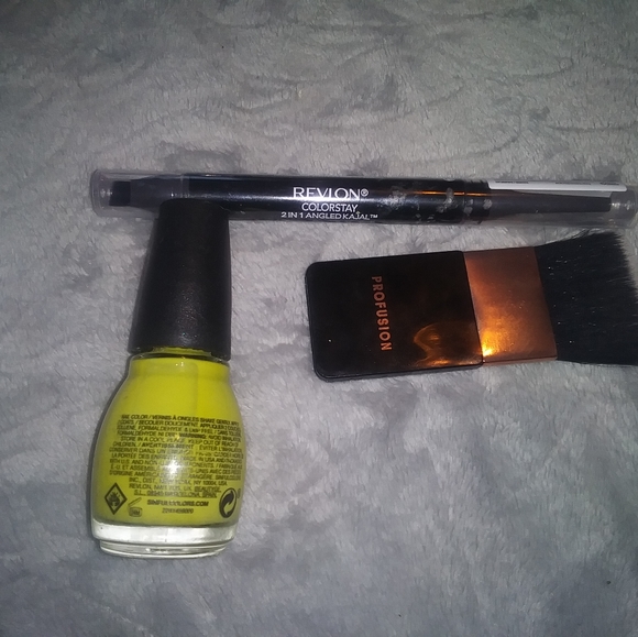 Makeup lot and ornament lot - Picture 2 of 5